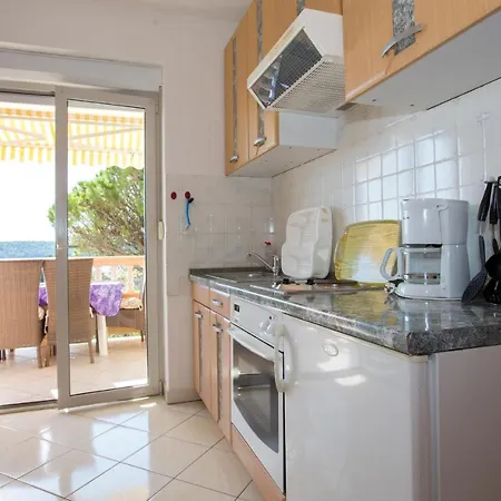 Apartment Stunning In Barbat With Wifi