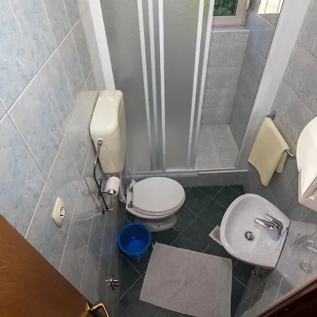 Stunning In Barbat With Wifi Apartment
